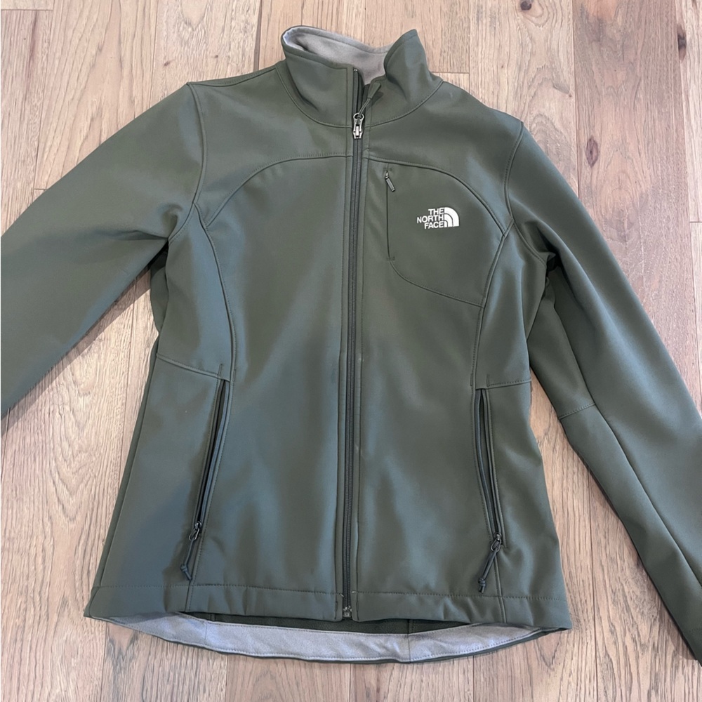 Women’s size small north face